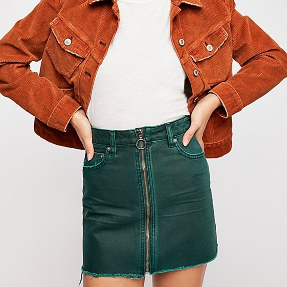 Zip It Up Mini Skirt, color wilderness, green